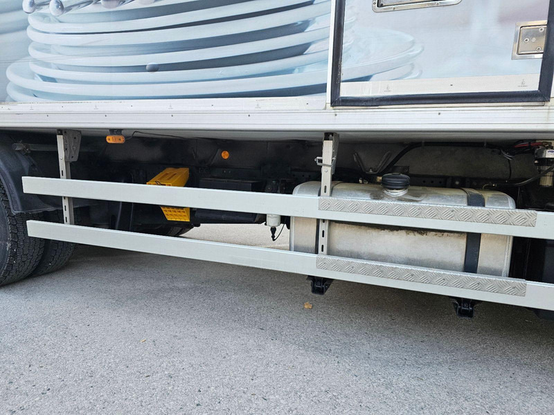 Truk berpendingin Iveco 160E28 Frigo Carrier Supra 1150MT + Tail lift: gambar 7