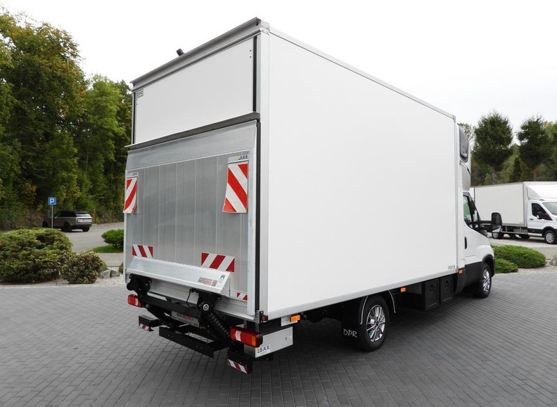 Iveco DAILY 35S18 KONTENER HI-MATIC WINDA 8 PALET TEMPOMAT NAWIGACJA L - Van box: gambar 3 Iveco DAILY 35S18 KONTENER HI-MATIC WINDA 8 PALET TEMPOMAT NAWIGACJA L - Van box: gambar 3