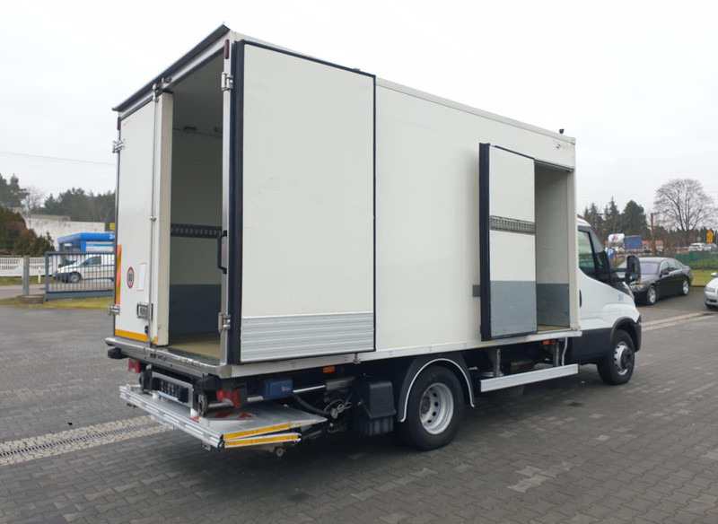 Iveco DAILY 60C15 60-150 TWO-CHAMBER REFRIGERATOR CONTAINER ISOTHERM F - Van berpendingin: gambar 1 Iveco DAILY 60C15 60-150 TWO-CHAMBER REFRIGERATOR CONTAINER ISOTHERM F - Van berpendingin: gambar 1
