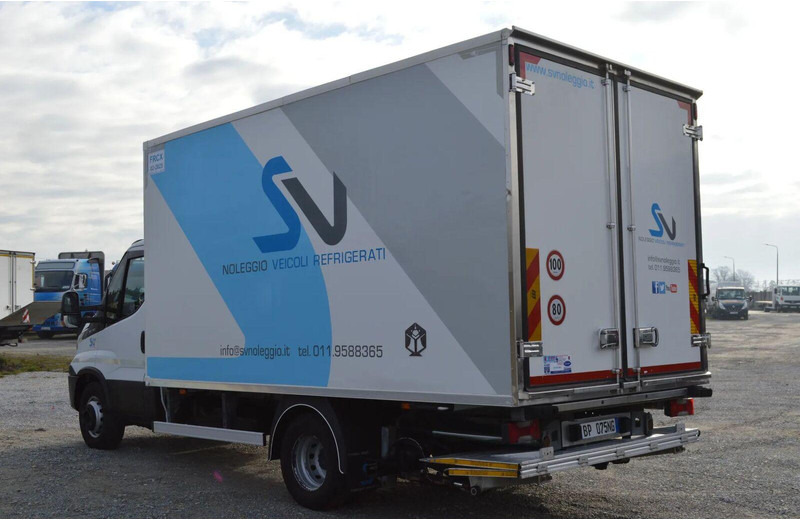 Iveco DAILY 60C15 REFRIGERATOR + SIDE AND REAR DOORS, LIFT FOLDED UNDE - Truk berpendingin: gambar 3 Iveco DAILY 60C15 REFRIGERATOR + SIDE AND REAR DOORS, LIFT FOLDED UNDE - Truk berpendingin: gambar 3