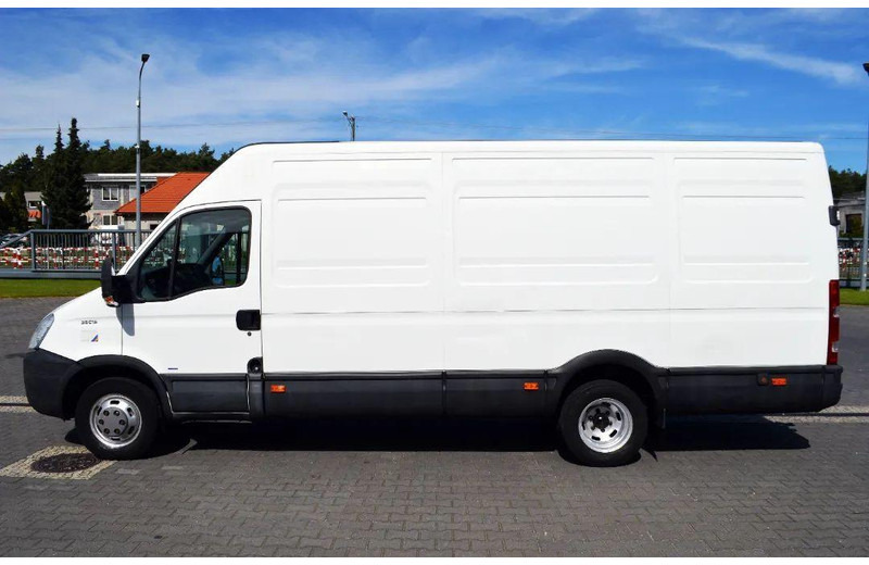 Iveco Daily 35C15 Furgon L4H3 Brygadówka 6-seater Doka Doubel Cabin - Bus mini, Van penumpang: gambar 3 Iveco Daily 35C15 Furgon L4H3 Brygadówka 6-seater Doka Doubel Cabin - Bus mini, Van penumpang: gambar 3