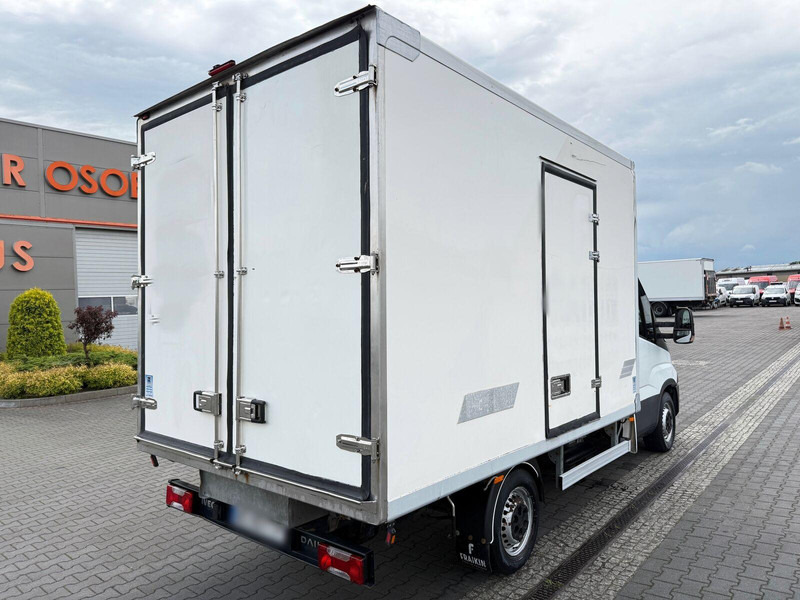 Iveco Daily 35S15 3.0 Diesel Kontener 3x Drzwi Chłodnia Izoterma Therm - Van berpendingin: gambar 4 Iveco Daily 35S15 3.0 Diesel Kontener 3x Drzwi Chłodnia Izoterma Therm - Van berpendingin: gambar 4