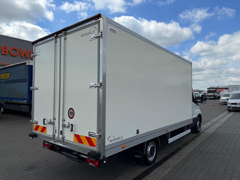 Iveco Daily 35S18 Kontener 4,5m Drzwi Tył Lift - Van berpendingin: gambar 4 Iveco Daily 35S18 Kontener 4,5m Drzwi Tył Lift - Van berpendingin: gambar 4