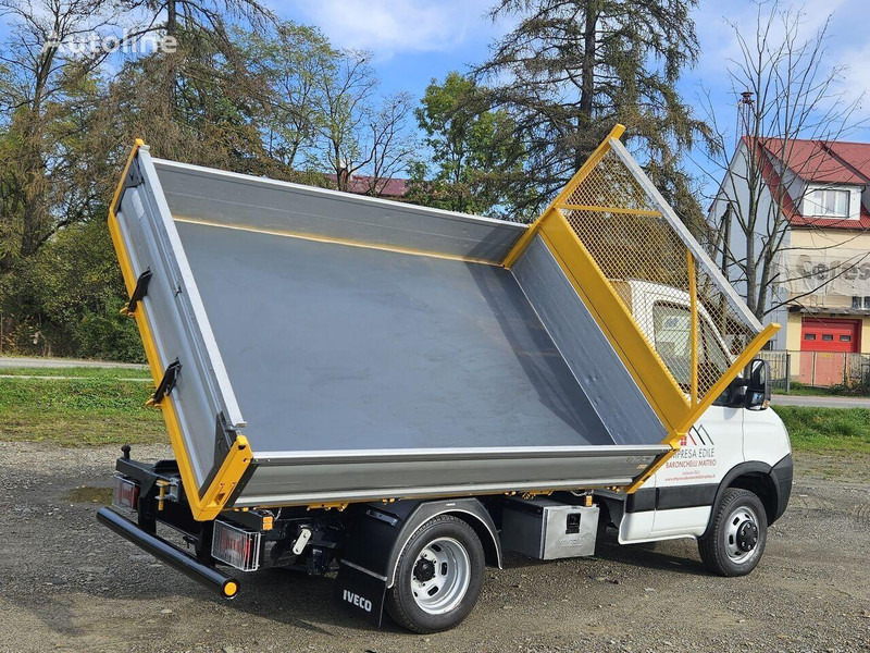 Iveco Daily 35c-15 3 way tipper - Van jungkit: gambar 5 Iveco Daily 35c-15 3 way tipper - Van jungkit: gambar 5