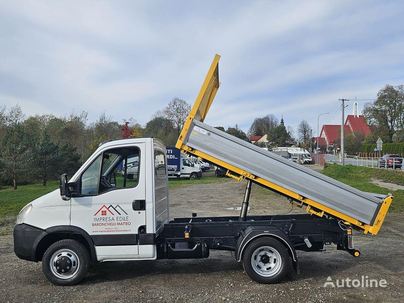 Iveco Daily 35c-15 3 way tipper - Van jungkit: gambar 4 Iveco Daily 35c-15 3 way tipper - Van jungkit: gambar 4