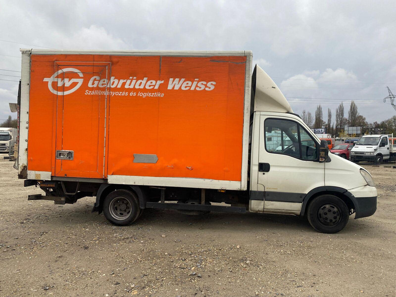 Iveco Daily 40 C 15 - Koffer + DHollandia LBW - Van box: gambar 4 Iveco Daily 40 C 15 - Koffer + DHollandia LBW - Van box: gambar 4