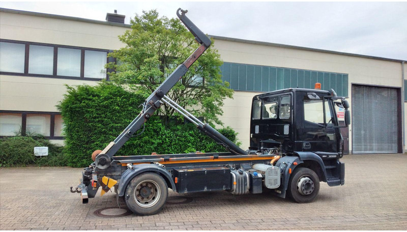 Iveco Eurocargo 120E25 - Truk flatbed, Truk derek: gambar 3 Iveco Eurocargo 120E25 - Truk flatbed, Truk derek: gambar 3