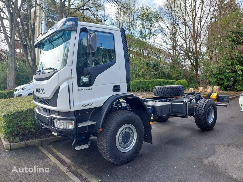 Iveco ML 150E24WS 4x4 - Truk sasis: gambar 1 Iveco ML 150E24WS 4x4 - Truk sasis: gambar 1