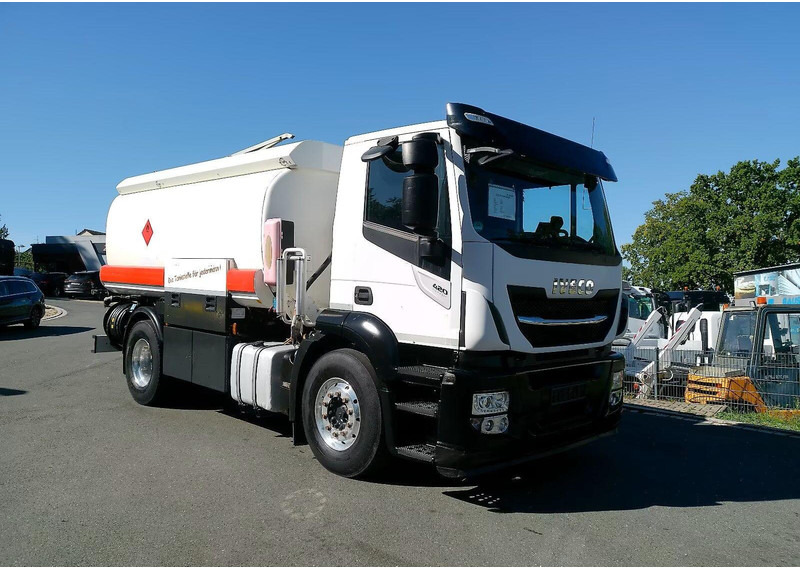 Iveco Magirus 420 - Tanker truck - Truk tangki: gambar 2 Iveco Magirus 420 - Tanker truck - Truk tangki: gambar 2