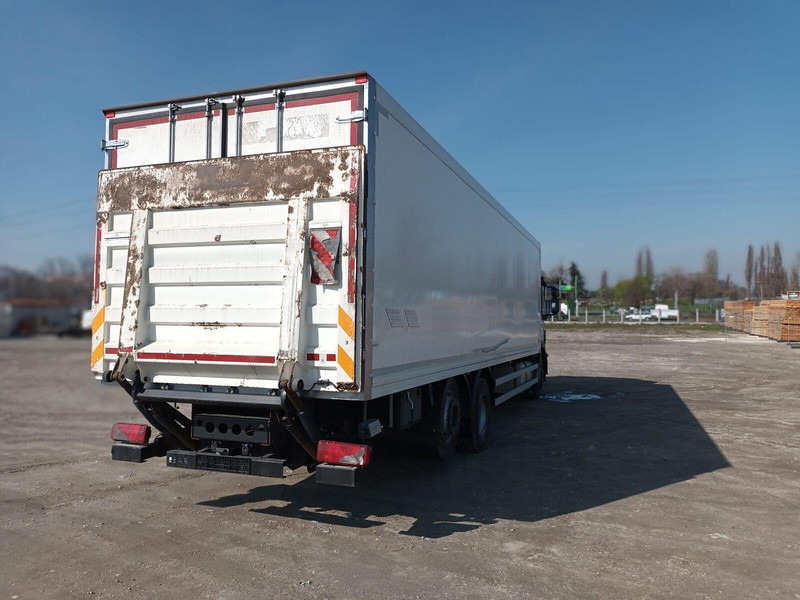 Iveco Stralis 310 6x2 Koffer + LBW - Truk box: gambar 4 Iveco Stralis 310 6x2 Koffer + LBW - Truk box: gambar 4