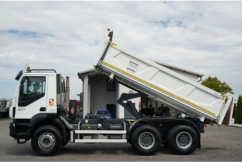 Iveco TRAKKER 360 - Truk jungkit: gambar 3 Iveco TRAKKER 360 - Truk jungkit: gambar 3