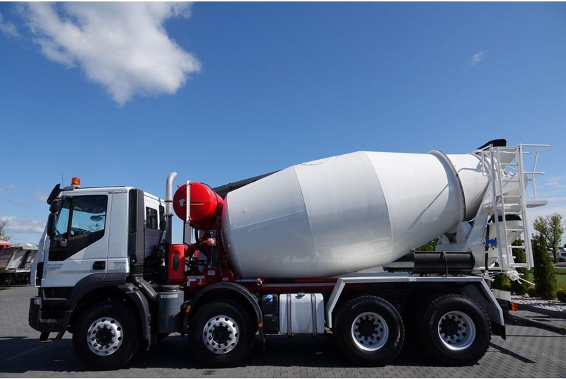 Iveco TRAKKER 410 / 8X4 / BETONOMIESZARKA 9 M3 / PUTZMEISTER / ALUFELG - Truk pengaduk beton: gambar 3 Iveco TRAKKER 410 / 8X4 / BETONOMIESZARKA 9 M3 / PUTZMEISTER / ALUFELG - Truk pengaduk beton: gambar 3