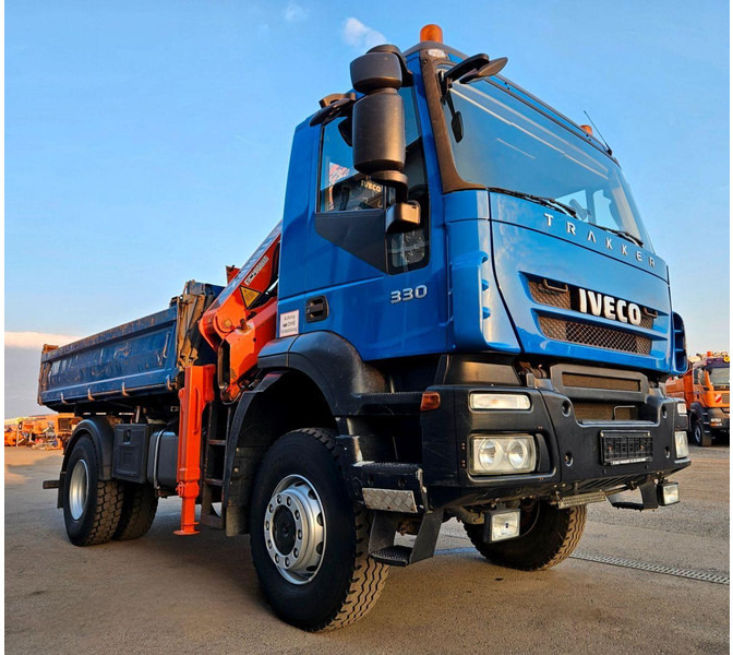 Iveco Trakker 190T33 4x4 M Tipper + Crane Atlas 120.2E - Truk jungkit, Truk derek: gambar 2 Iveco Trakker 190T33 4x4 M Tipper + Crane Atlas 120.2E - Truk jungkit, Truk derek: gambar 2