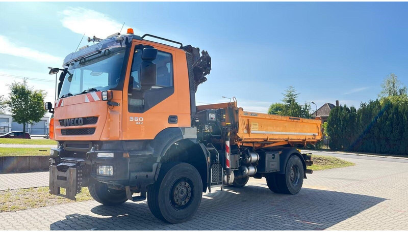 Iveco Trakker 360 EEV - 3 way tipper + crane - Truk jungkit, Truk derek: gambar 2 Iveco Trakker 360 EEV - 3 way tipper + crane - Truk jungkit, Truk derek: gambar 2