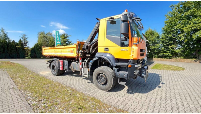 Iveco Trakker 360 EEV - 3 way tipper + crane - Truk jungkit, Truk derek: gambar 1 Iveco Trakker 360 EEV - 3 way tipper + crane - Truk jungkit, Truk derek: gambar 1