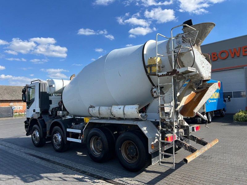 Iveco Trakker 410 CONCRETE MIXER LIEBHERR 904 9m³ - Truk pengaduk beton: gambar 3 Iveco Trakker 410 CONCRETE MIXER LIEBHERR 904 9m³ - Truk pengaduk beton: gambar 3