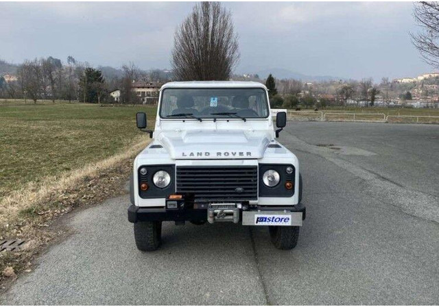 Land Rover Defender 110 - 2.2 Td4 4x4 Platós - Van flatbed: gambar 3 Land Rover Defender 110 - 2.2 Td4 4x4 Platós - Van flatbed: gambar 3