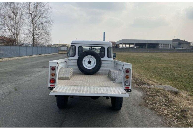 Land Rover Defender 110 - 2.2 Td4 4x4 Platós - Van flatbed: gambar 4 Land Rover Defender 110 - 2.2 Td4 4x4 Platós - Van flatbed: gambar 4