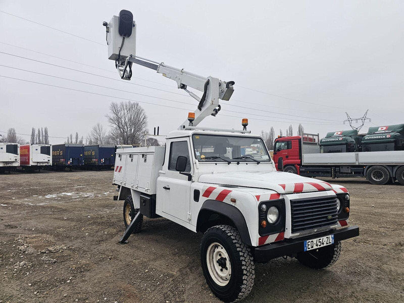 Land Rover Defender 120 4x4 - MOVEX Lifting Basket 10,5m - Platform udara yang dipasang di truk: gambar 1 Land Rover Defender 120 4x4 - MOVEX Lifting Basket 10,5m - Platform udara yang dipasang di truk: gambar 1