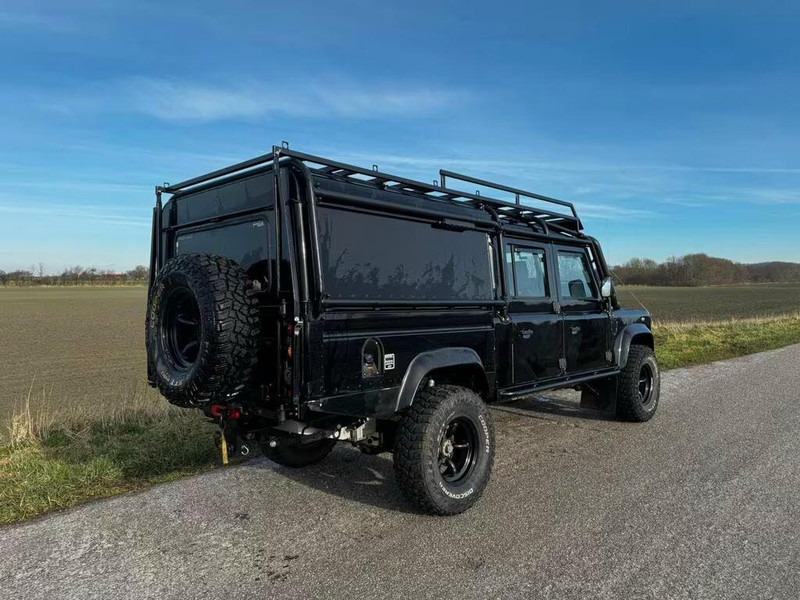 Land Rover Defender 130 - Off road 4x4 - Mobil SUV: gambar 4 Land Rover Defender 130 - Off road 4x4 - Mobil SUV: gambar 4