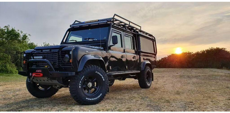 Land Rover Defender 130 - Off road 4x4 - Mobil SUV: gambar 1 Land Rover Defender 130 - Off road 4x4 - Mobil SUV: gambar 1