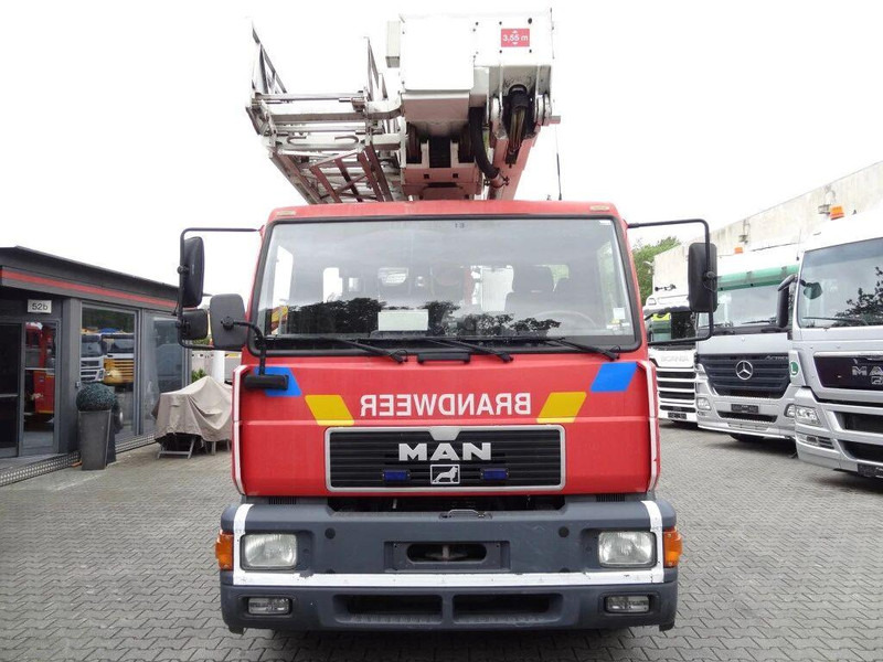 MAN 18.284 L2000 - Fire truck+ladder lift - Truk pemadam kebakaran: gambar 2 MAN 18.284 L2000 - Fire truck+ladder lift - Truk pemadam kebakaran: gambar 2