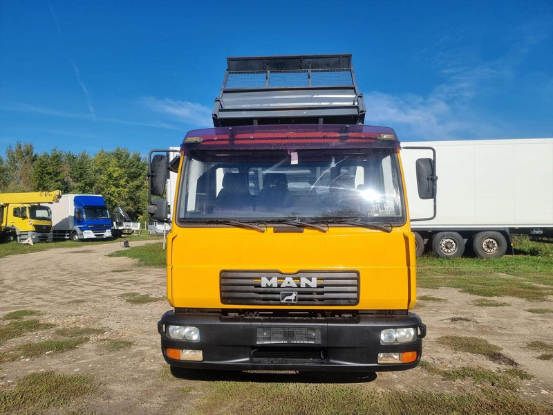 MAN LE 8.180 Meiller Kipper Three-Sided Tipper - 3 old. billencs - T - Truk jungkit: gambar 2 MAN LE 8.180 Meiller Kipper Three-Sided Tipper - 3 old. billencs - T - Truk jungkit: gambar 2