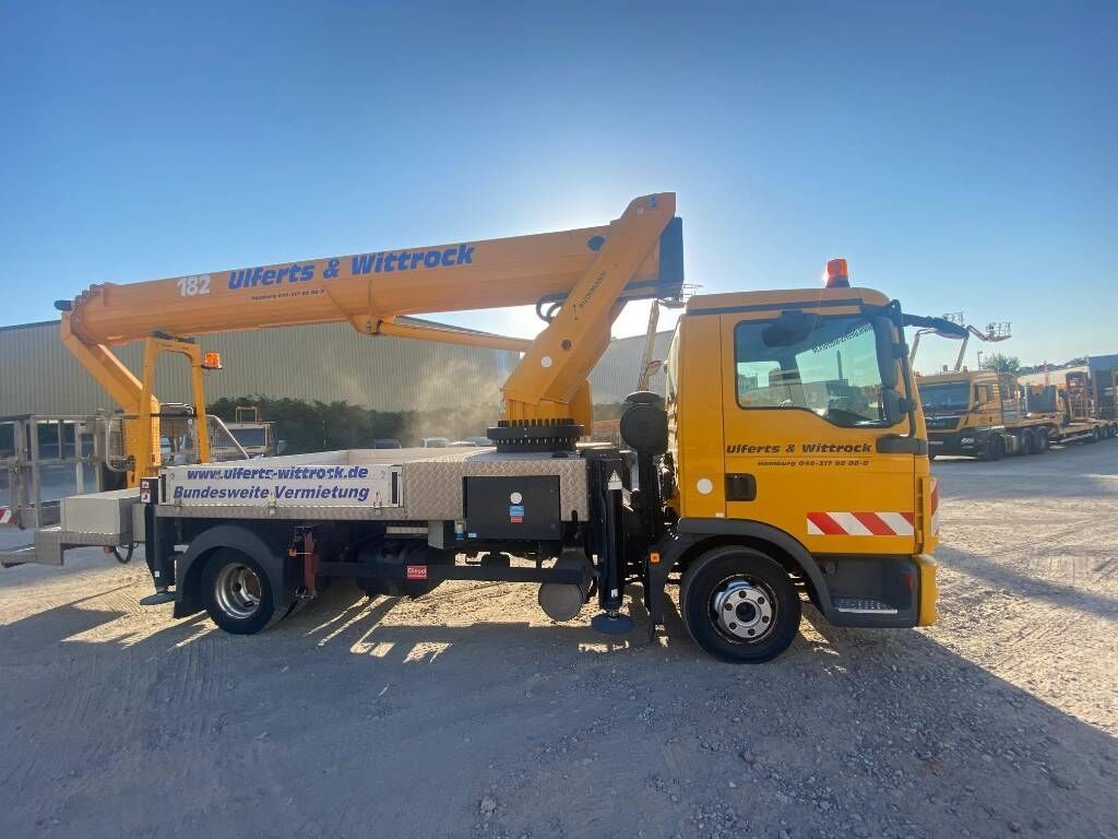 MAN Lifting basket - Ruthmann T330 33 m - Platform udara yang dipasang di truk: gambar 5 MAN Lifting basket - Ruthmann T330 33 m - Platform udara yang dipasang di truk: gambar 5