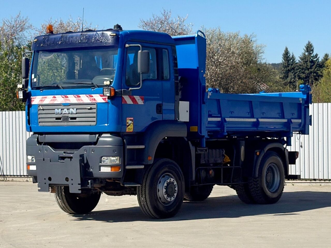 MAN TGA 18.410 * Kipper 4,10 m * 4x4 * TOPZUSTAND - Truk jungkit: gambar 5 MAN TGA 18.410 * Kipper 4,10 m * 4x4 * TOPZUSTAND - Truk jungkit: gambar 5