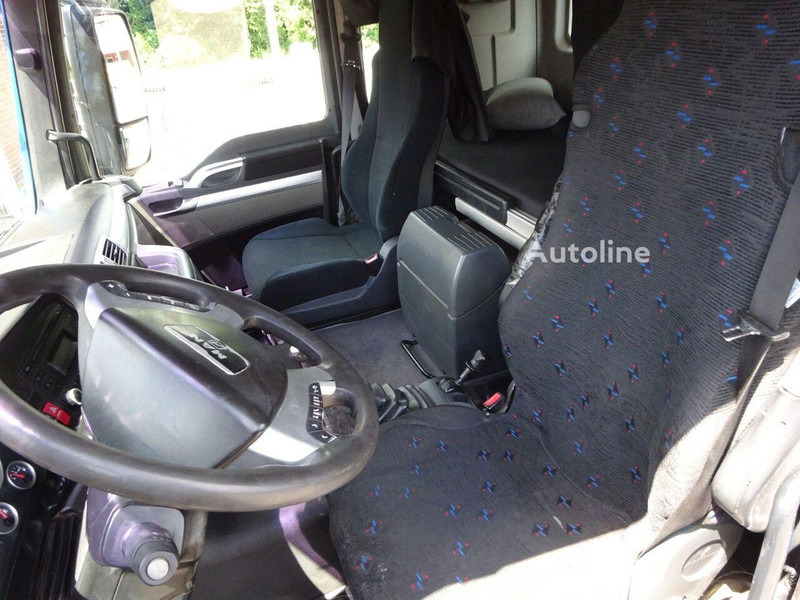 Pengangkut kontainer/ Container truck MAN TGA 26.400 - Skip loader: gambar 16