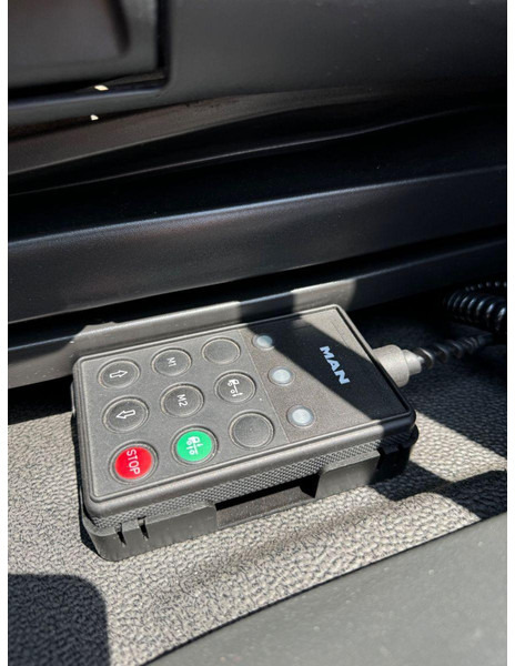 Truk box MAN TGL 12.180 BL Beverage truck: gambar 12 Truk box MAN TGL 12.180 BL Beverage truck: gambar 12