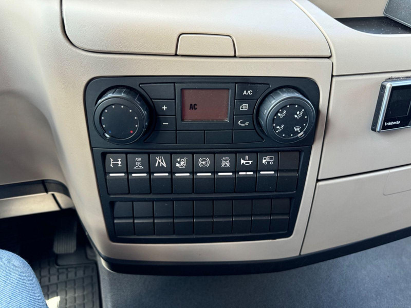 Truk box MAN TGL 12.180 BL Beverage truck: gambar 10 Truk box MAN TGL 12.180 BL Beverage truck: gambar 10