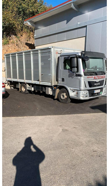 MAN TGL 12.250 - Truk pengangkut hewan: gambar 1 MAN TGL 12.250 - Truk pengangkut hewan: gambar 1