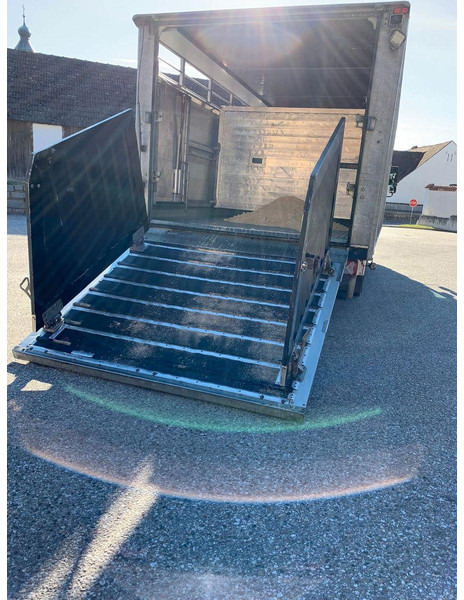 MAN TGL 12.250 - Truk pengangkut hewan: gambar 3 MAN TGL 12.250 - Truk pengangkut hewan: gambar 3