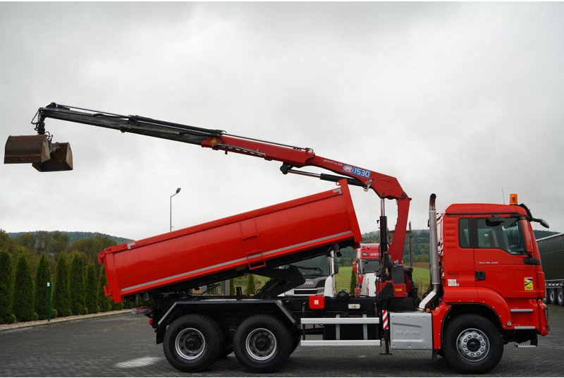 MAN TGS 26.400 / 6x4 / WYWROTKA 2 STRONNA + HDS HMF 1530 K2 / HYDR - Truk jungkit, Truk derek: gambar 5 MAN TGS 26.400 / 6x4 / WYWROTKA 2 STRONNA + HDS HMF 1530 K2 / HYDR - Truk jungkit, Truk derek: gambar 5
