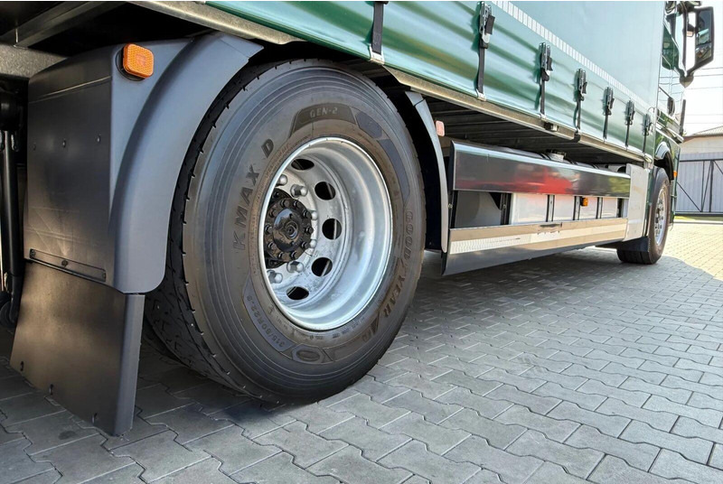 Truk dengan terpal samping MAN TGX 18.470 - Curtain side: gambar 16