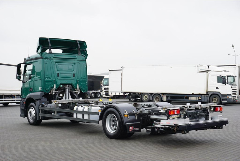 Mercedes-Benz 1833 / E 6 / BDF + WINDA / 7.15 , 7.45, 7.82 M / ŁAD. 9 610 KG - Truk sasis: gambar 5 Mercedes-Benz 1833 / E 6 / BDF + WINDA / 7.15 , 7.45, 7.82 M / ŁAD. 9 610 KG - Truk sasis: gambar 5