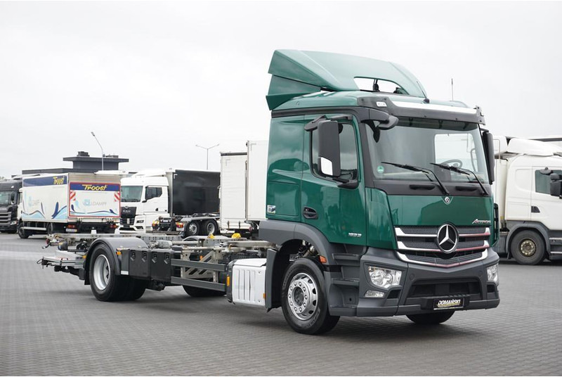 Mercedes-Benz 1833 / E 6 / BDF + WINDA / 7.15 , 7.45, 7.82 M / ŁAD. 9 610 KG - Truk sasis: gambar 2 Mercedes-Benz 1833 / E 6 / BDF + WINDA / 7.15 , 7.45, 7.82 M / ŁAD. 9 610 KG - Truk sasis: gambar 2