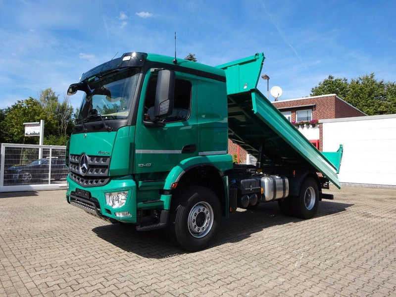 Mercedes-Benz 1843 Arocs 3 way Meiller tipper - Truk jungkit: gambar 1 Mercedes-Benz 1843 Arocs 3 way Meiller tipper - Truk jungkit: gambar 1