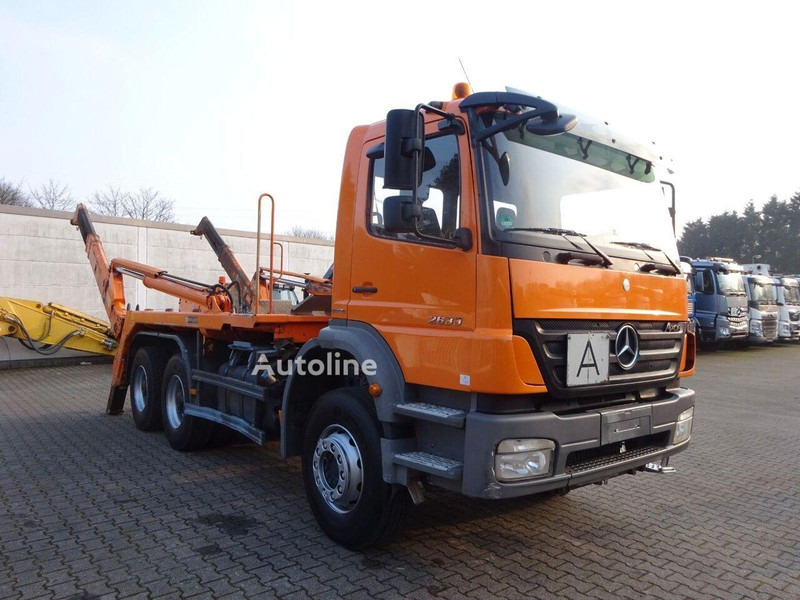 Mercedes-Benz 2633 Axor - Skip loader - Truk skip loader: gambar 4 Mercedes-Benz 2633 Axor - Skip loader - Truk skip loader: gambar 4