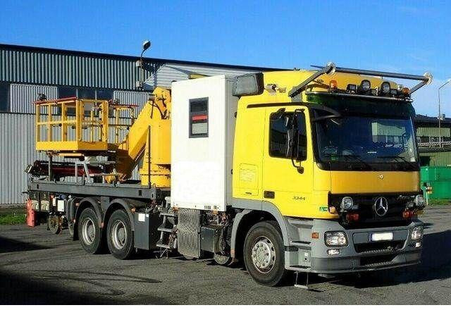 Platform udara yang dipasang di truk Mercedes-Benz 3344 SRT SCHÖRLING Road Rail Railway Zweiweg: gambar 10