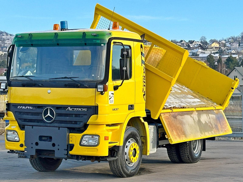 Mercedes-Benz ACTROS 1832 - Truk jungkit: gambar 3 Mercedes-Benz ACTROS 1832 - Truk jungkit: gambar 3