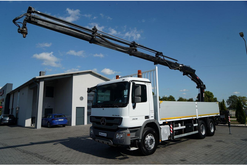 Mercedes-Benz ACTROS 2636 / 6x4 / SKRZYNIOWY 7 M + HDS HIAB - WYSÓW 12,6 M / - Truk flatbed, Truk derek: gambar 2 Mercedes-Benz ACTROS 2636 / 6x4 / SKRZYNIOWY 7 M + HDS HIAB - WYSÓW 12,6 M / - Truk flatbed, Truk derek: gambar 2