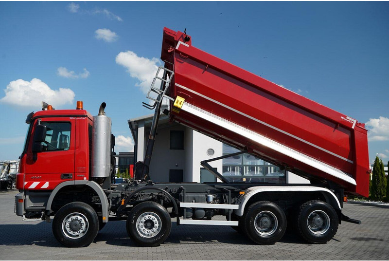 Mercedes-Benz ACTROS 4141 / 8X6 / WYWROTKA TYLNOZSYPOWA / MEILLER KIPPER 5.3M - Truk jungkit: gambar 3 Mercedes-Benz ACTROS 4141 / 8X6 / WYWROTKA TYLNOZSYPOWA / MEILLER KIPPER 5.3M - Truk jungkit: gambar 3