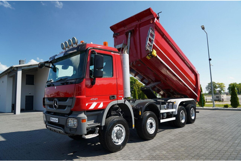 Mercedes-Benz ACTROS 4141 / 8X6 / WYWROTKA TYLNOZSYPOWA / MEILLER KIPPER 5.3M - Truk jungkit: gambar 2 Mercedes-Benz ACTROS 4141 / 8X6 / WYWROTKA TYLNOZSYPOWA / MEILLER KIPPER 5.3M - Truk jungkit: gambar 2