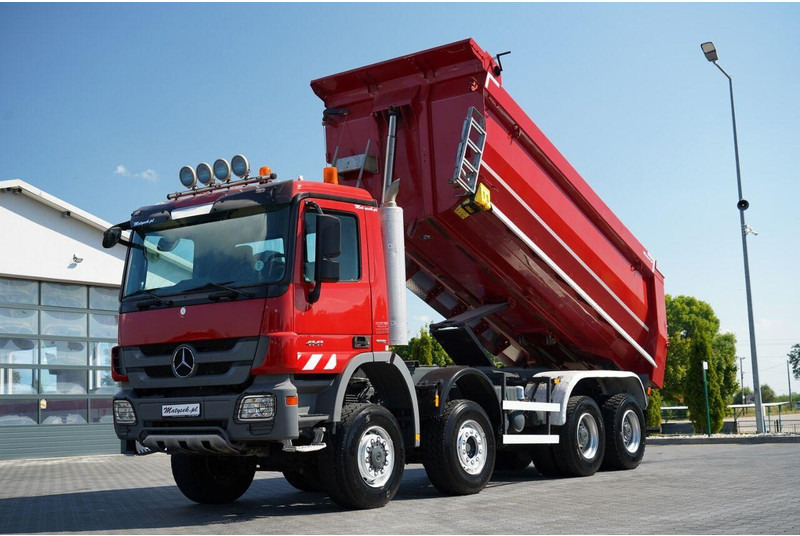 Mercedes-Benz ACTROS 4141 / 8X6 / WYWROTKA TYLNOZSYPOWA / MEILLER KIPPER 5.3M - Truk jungkit: gambar 1 Mercedes-Benz ACTROS 4141 / 8X6 / WYWROTKA TYLNOZSYPOWA / MEILLER KIPPER 5.3M - Truk jungkit: gambar 1