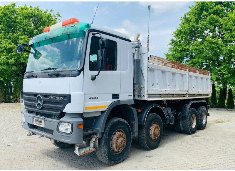 Mercedes-Benz ACTROS 4144 8x8 Tipper - Truk jungkit: gambar 3 Mercedes-Benz ACTROS 4144 8x8 Tipper - Truk jungkit: gambar 3