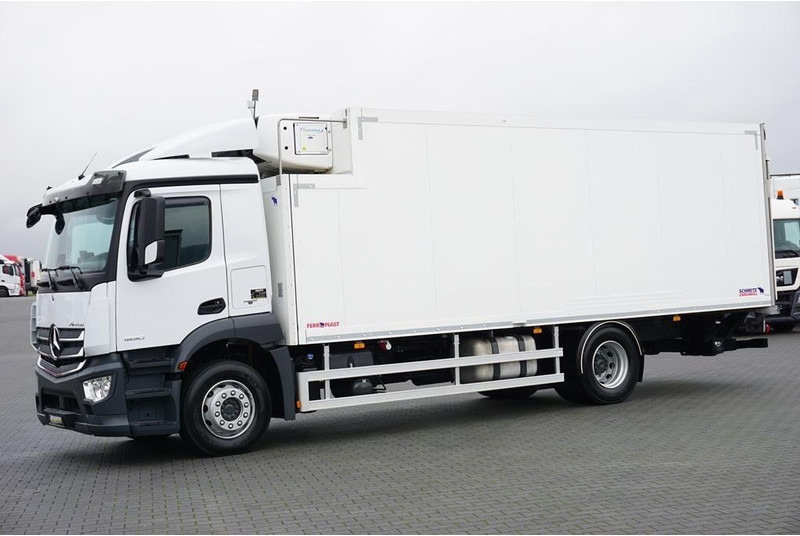 Mercedes-Benz ANTOS / 1830 / EURO 6 / CHŁODNIA + WINDA / 18 PALET - Truk berpendingin: gambar 3 Mercedes-Benz ANTOS / 1830 / EURO 6 / CHŁODNIA + WINDA / 18 PALET - Truk berpendingin: gambar 3