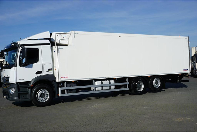 Mercedes-Benz ANTOS / 2535 / EURO 6 / CHŁODNIA + WINDA / 23 PALETY / OŚ SKRĘTN - Truk berpendingin: gambar 3 Mercedes-Benz ANTOS / 2535 / EURO 6 / CHŁODNIA + WINDA / 23 PALETY / OŚ SKRĘTN - Truk berpendingin: gambar 3