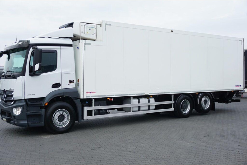Mercedes-Benz ANTOS / 2535 / EURO 6 / CHŁODNIA + WINDA / 23 PALETY / OŚ SKRĘTN - Truk berpendingin: gambar 4 Mercedes-Benz ANTOS / 2535 / EURO 6 / CHŁODNIA + WINDA / 23 PALETY / OŚ SKRĘTN - Truk berpendingin: gambar 4
